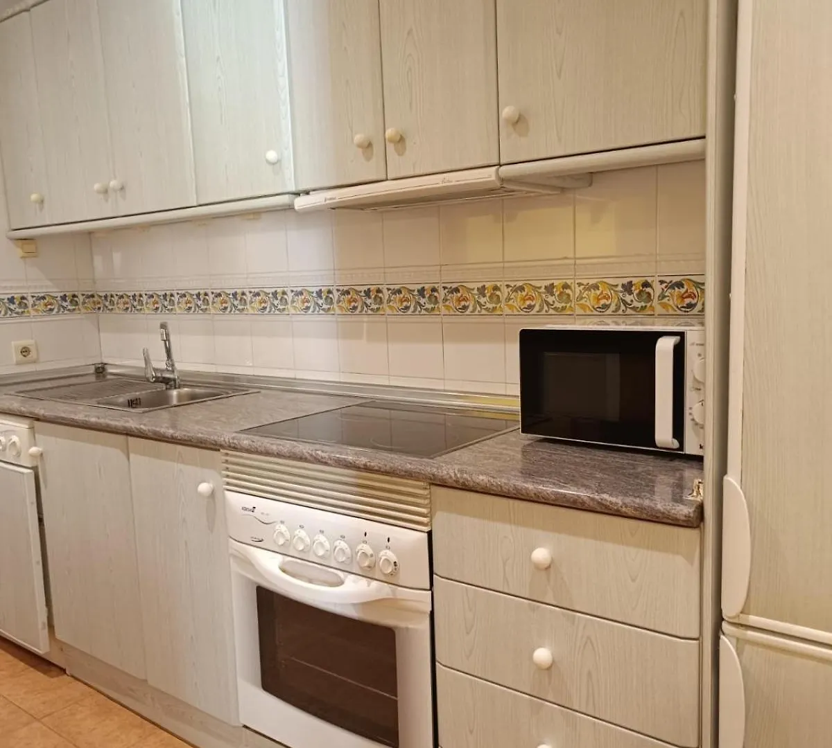 Bahia De Vera Apartamento Helio 0*,  Spain